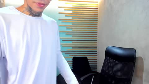 Snapshot of jharol_cardona chatting on 01.09.25 Jharol online show from 01.09.25