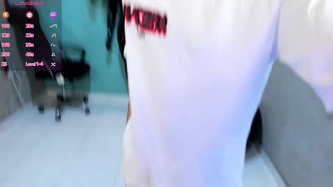 Snapshot of jharol_cardona chatting on 01.11.25 Jharol online show from 01.11.25