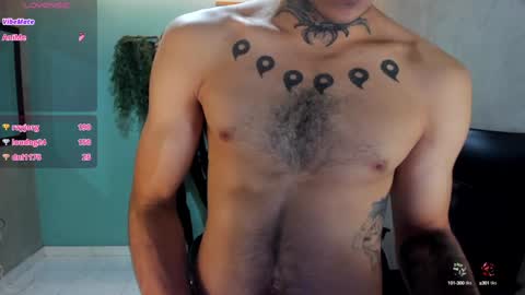 Snapshot of jharol_cardona chatting on 01.12.25 Jharol online show from 01.12.25