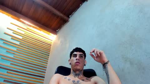 Snapshot of jharol_cardona chatting on 01.13.25 Jharol online show from 01.13.25