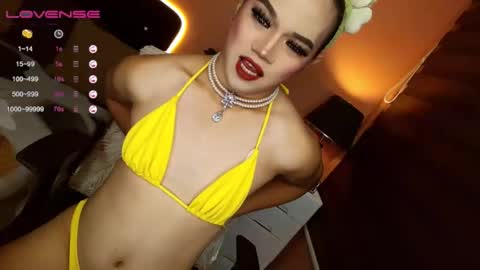 Snapshot of jhenagoddess chatting on 11.10.25 JHENA online show from 11.10.25