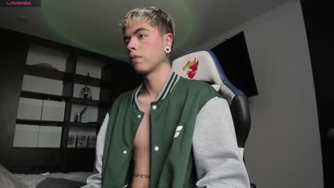 Snapshot of jhn_morghan chatting on 12.16.24 Morghan online show from 12.16.24