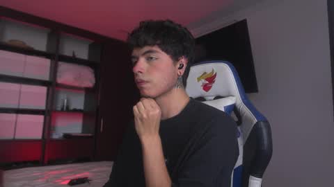 Snapshot of jhn_morghan chatting on 12.18.25 Morghan online show from 12.18.25