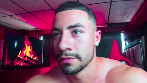 Jhojan Strong  online show from 02.21.25