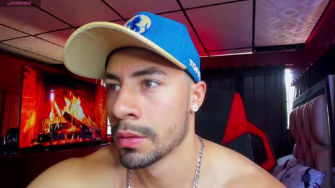 Jhojan Strong  online show from 01.28.25