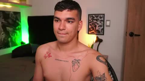 Snapshot of jhonnyx_ chatting on 06.18.26 Jhonny online show from 06.18.26