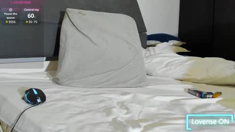 Snapshot of jhonyalzate chatting on 01.19.26 Jhony Alzate online show from 01.19.26