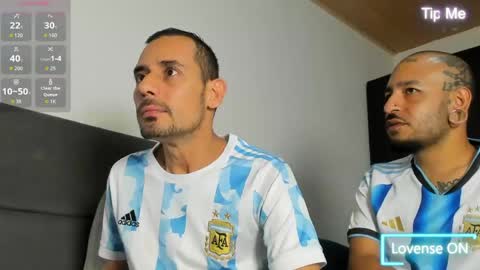 Snapshot of jhonyalzate chatting on 05.17.26 Jhony Alzate online show from 05.17.26