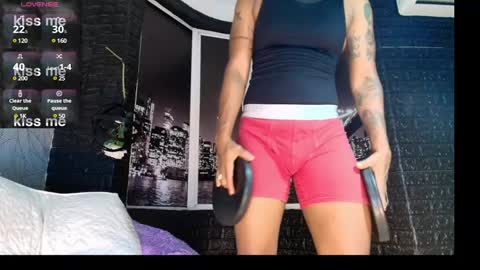 Snapshot of jhonymiller chatting on 01.18.25 jhonymiller online show from 01.18.25