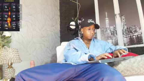 Snapshot of jhonymiller chatting on 01.22.25 jhonymiller online show from 01.22.25