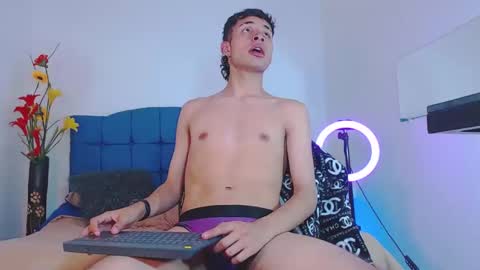 Snapshot of jim_whitte chatting on 12.11.24 Jim Whitte online show from 12.11.24