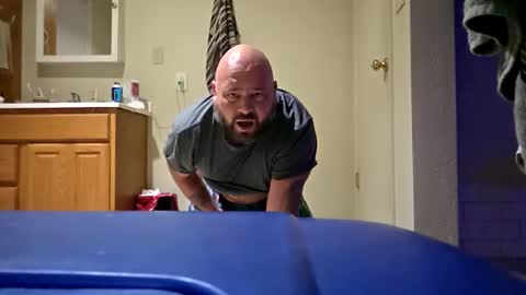 Snapshot of jiminowell chatting on 12.19.25 jiminowell online show from 12.19.25