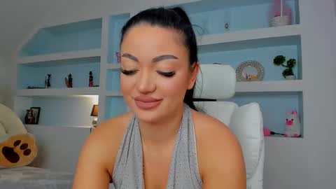 Juliee online show from 10.02.25