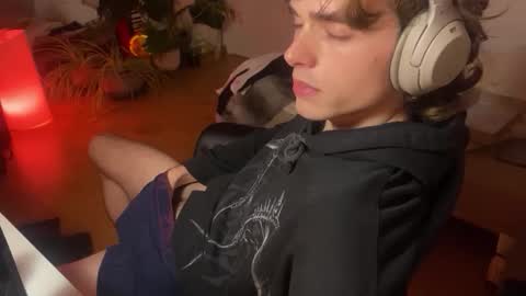 Kitty online show from 11.30.25