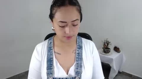 Snapshot of jjulietha95 chatting on 04.28.26 Julieta online show from 04.28.26