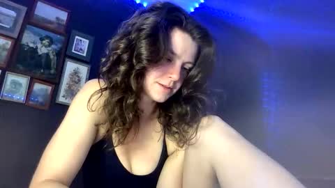 Snapshot of jlynn1997 chatting on 05.18.26 jlynn1997 online show from 05.18.26