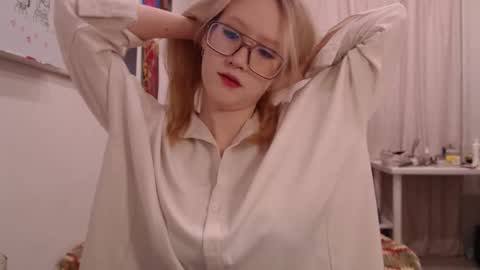 Snapshot of joan_kiss chatting on 10.18.25 joan_kiss online show from 10.18.25