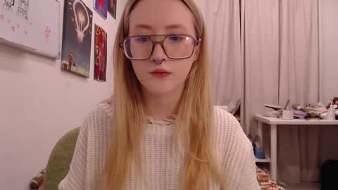 Snapshot of joan_kiss chatting on 10.23.25 joan_kiss online show from 10.23.25