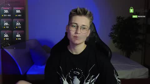 Snapshot of joan_night chatting on 09.10.25 J online show from 09.10.25