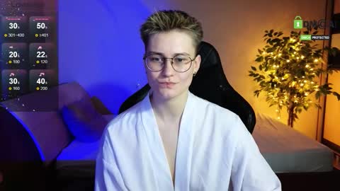 Snapshot of joan_night chatting on 12.16.25 J online show from 12.16.25