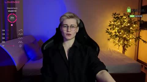 Snapshot of joan_night chatting on 02.01.26 J online show from 02.01.26