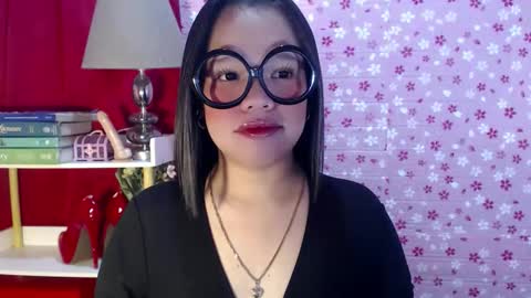 Snapshot of joanagorgeous chatting on 10.17.25 Joana online show from 10.17.25