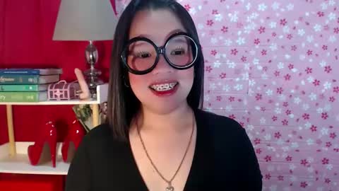 Snapshot of joanagorgeous chatting on 10.19.25 Joana online show from 10.19.25