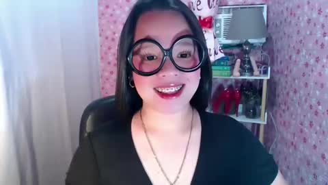 Snapshot of joanagorgeous chatting on 11.25.25 Joana online show from 11.25.25