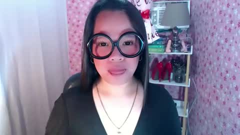 Snapshot of joanagorgeous chatting on 11.28.25 Joana online show from 11.28.25