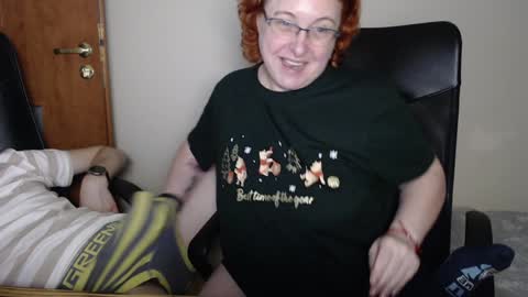 Snapshot of joannaandneighbour chatting on 12.29.24 Joanna and Greg online show from 12.29.24