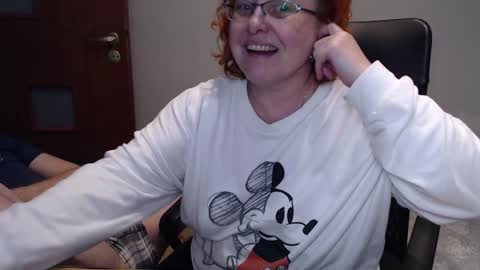 Snapshot of joannaandneighbour chatting on 02.06.25 Joanna and Greg online show from 02.06.25