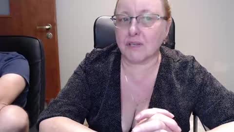 Snapshot of joannaandneighbour chatting on 02.09.25 Joanna and Greg online show from 02.09.25