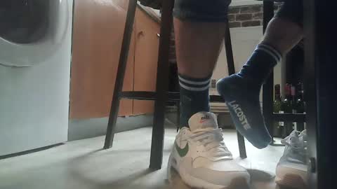 Snapshot of jobbeduval chatting on 01.28.25 GUILLAUME feet and socks online show from 01.28.25