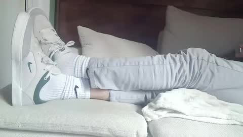 Snapshot of jobbeduval chatting on 01.31.25 GUILLAUME feet and socks online show from 01.31.25