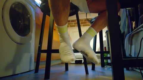 Snapshot of jobbeduval chatting on 02.25.25 GUILLAUME feet and socks online show from 02.25.25
