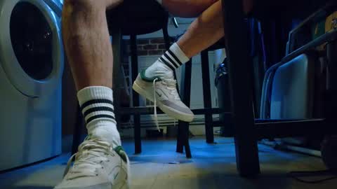 Snapshot of jobbeduval chatting on 03.08.25 GUILLAUME feet and socks online show from 03.08.25