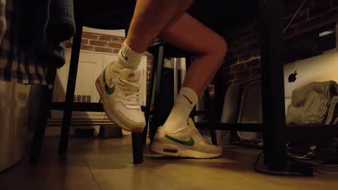 Snapshot of jobbeduval chatting on 10.01.25 GUILLAUME feet and socks online show from 10.01.25