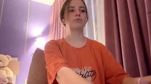 Snapshot of jodyallenson chatting on 11.29.25 Lina online show from 11.29.25