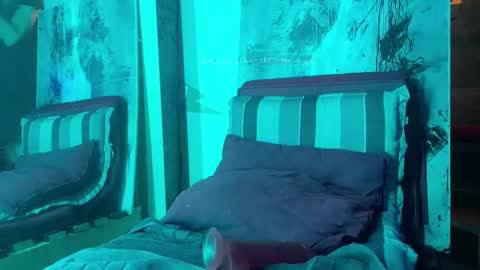 Snapshot of johanna_obey_you chatting on 01.11.25 Johanna Sweet online show from 01.11.25