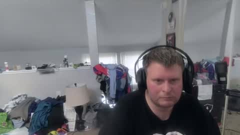 Snapshot of johnfernandez784 chatting on 06.19.26 johnfernandez784 online show from 06.19.26