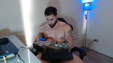 Snapshot of johnklleyn chatting on 12.06.24 john online show from 12.06.24