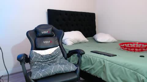 Snapshot of johnklleyn chatting on 01.14.25 john online show from 01.14.25