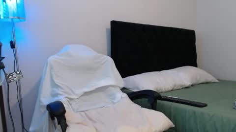 Snapshot of johnklleyn chatting on 01.28.25 john online show from 01.28.25