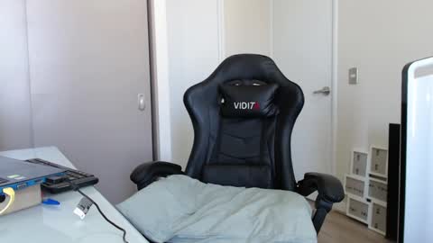 Snapshot of johnklleyn chatting on 02.06.25 john online show from 02.06.25