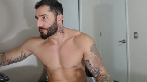 Snapshot of johnklleyn chatting on 03.07.25 john online show from 03.07.25