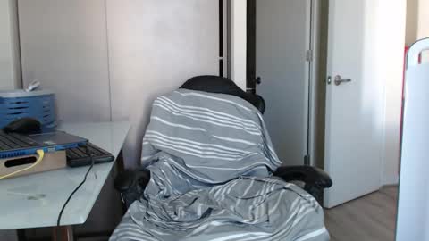 Snapshot of johnklleyn chatting on 03.11.25 john online show from 03.11.25