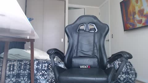 Snapshot of johnklleyn chatting on 09.17.25 john online show from 09.17.25