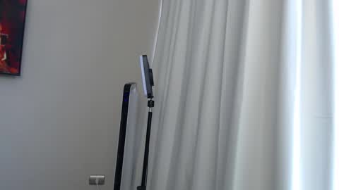 Snapshot of johnklleyn chatting on 09.30.25 john online show from 09.30.25