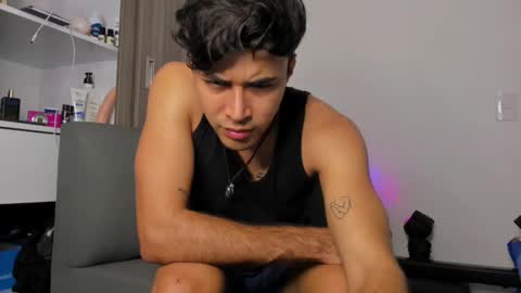 johnny_bravo777 online show from 02.05.25