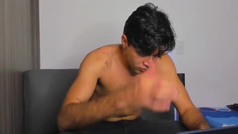 johnny_bravo777 online show from 02.12.25